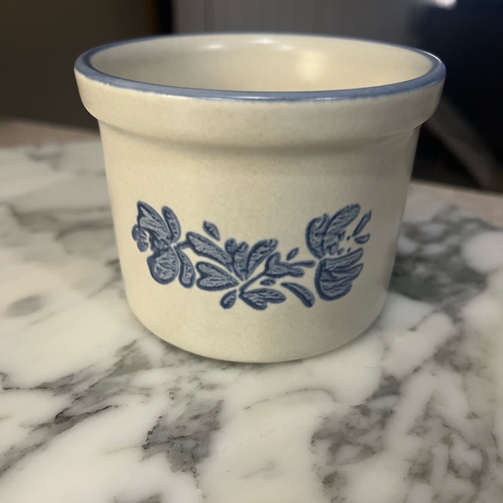 Yorktowne by Pfaltzgraff, Stoneware Crock, Cheese